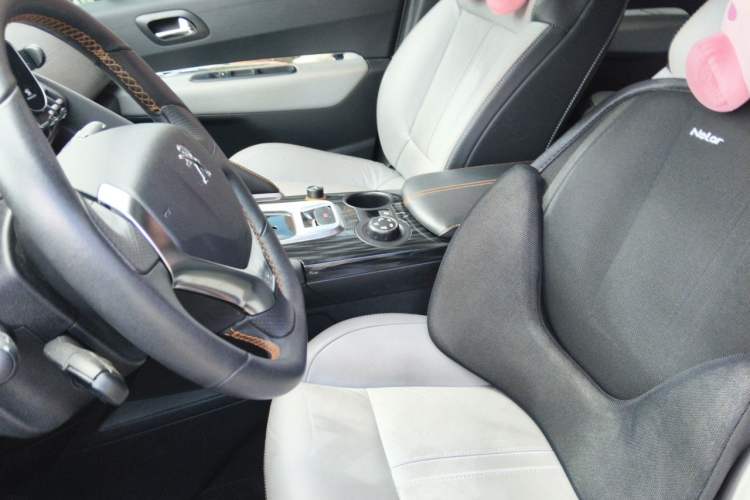 Used Peugeot 3008 2014 1.6THP Roland Garros Edition Left Front Seat