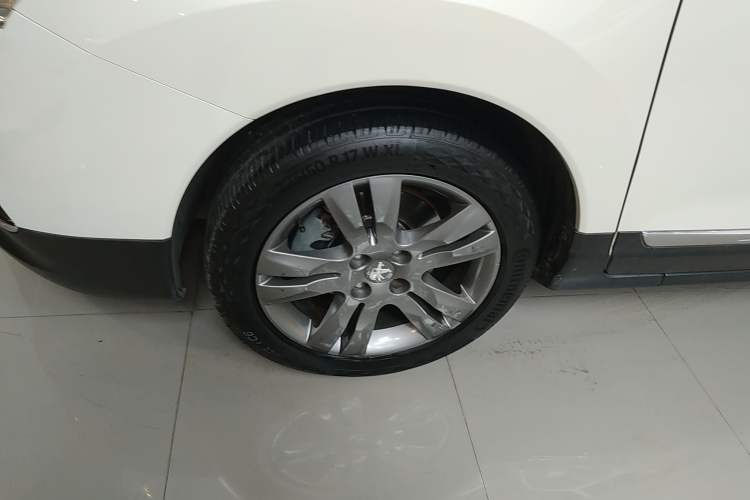 Used Peugeot 3008 2014 1.6THP Roland Garros Edition Left Front Wheel Hub