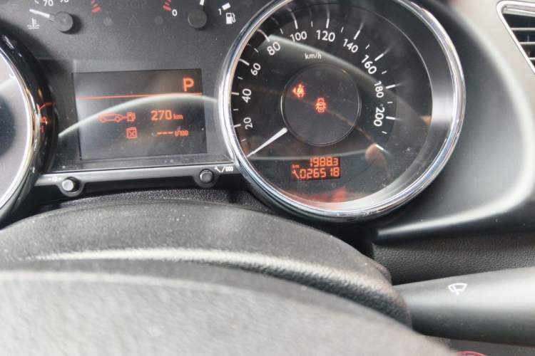 Used Peugeot 3008 2014 1.6THP Roland Garros Edition Odometer Close Up