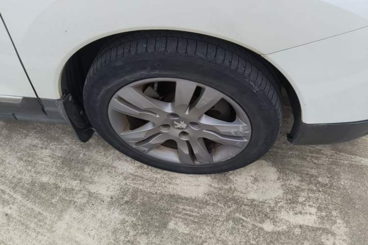 Used Peugeot 3008 2014 1.6THP Roland Garros Edition Right Front Wheel Hub