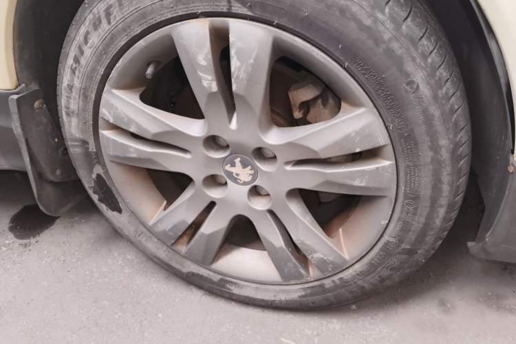Used Peugeot 3008 2014 1.6THP Roland Garros Edition Right Front Wheel Hub