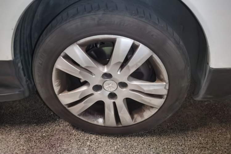 Used Peugeot 3008 2014 1.6THP Automatic Enjoyment Edition Right Front Wheel Hub