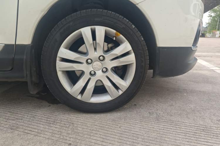 Used Peugeot 3008 2014 1.6THP Automatic Enjoyment Edition Right Front Wheel Hub