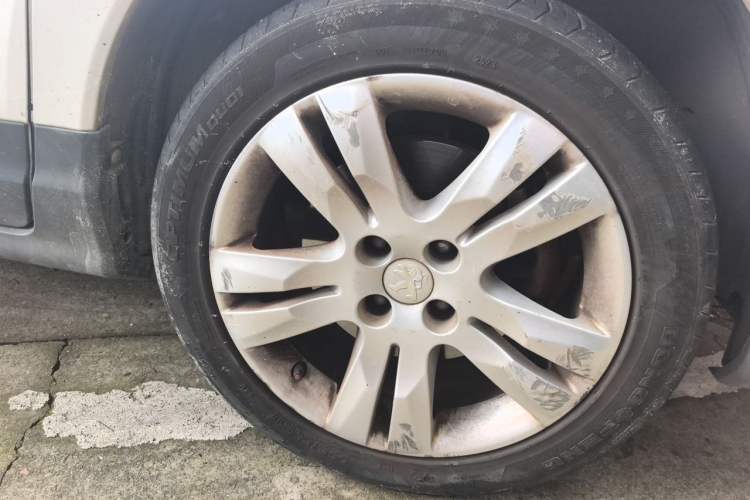 Used Peugeot 3008 2014 1.6THP Roland Garros Edition Right Front Wheel Hub