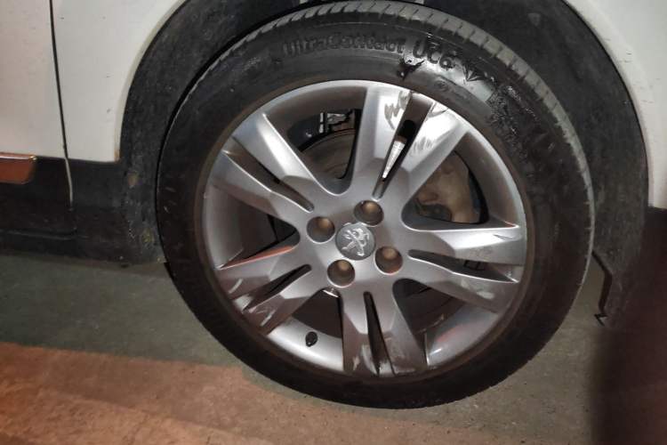 Used Peugeot 3008 2014 1.6THP Roland Garros Edition Right Front Wheel Hub