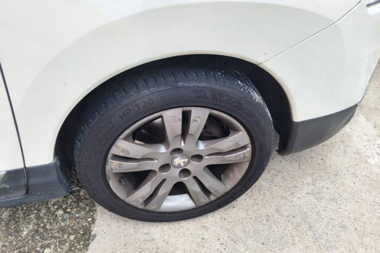Used Peugeot 3008 2014 1.6THP Roland Garros Edition Right Front Wheel Hub