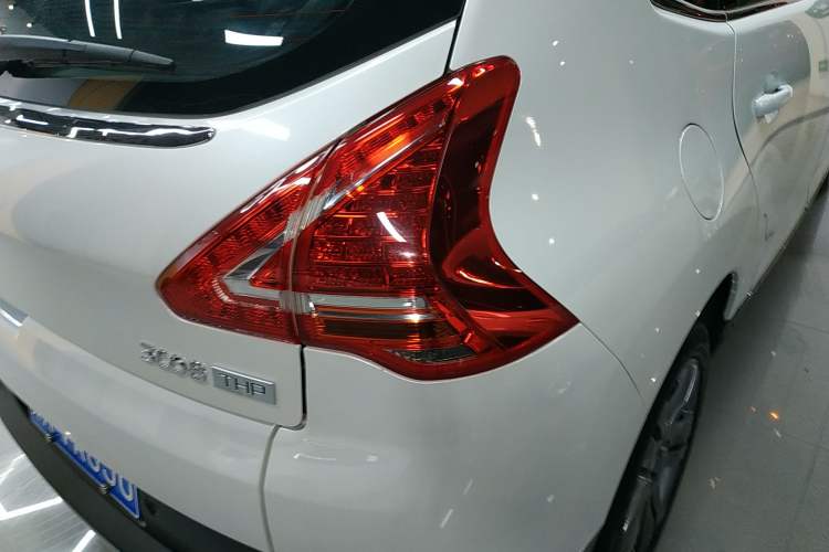 Used Peugeot 3008 2014 1.6THP Roland Garros Edition Right Rear Taillight