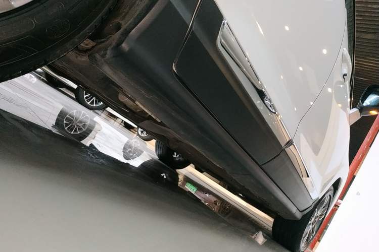 Used Peugeot 3008 2014 1.6THP Roland Garros Edition Right Side Sill