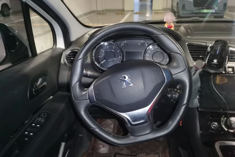 Used Peugeot 3008 2014 1.6THP Automatic Enjoyment Edition Steering Wheel