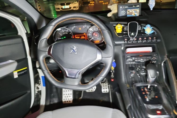 Used Peugeot 3008 2014 1.6THP Roland Garros Edition Steering Wheel