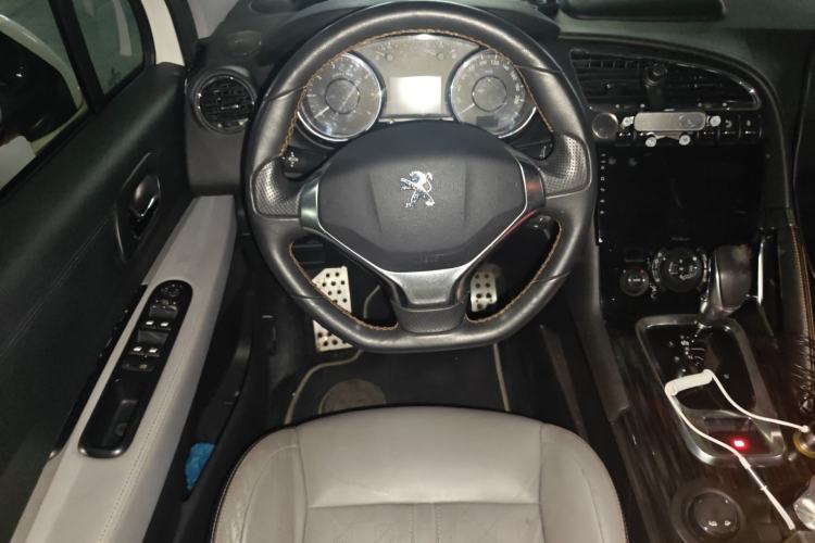 Used Peugeot 3008 2014 1.6THP Roland Garros Edition Steering Wheel