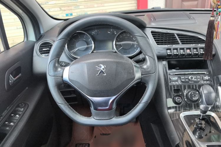 Used Peugeot 3008 2014 1.6THP Roland Garros Edition Steering Wheel