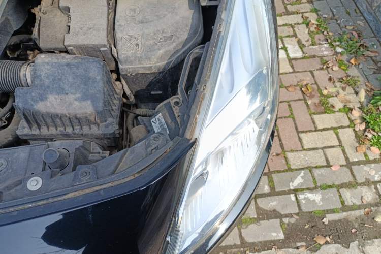 Used Peugeot 3008 2015 2.0L Automatic Classic Edition Engine Bay Left