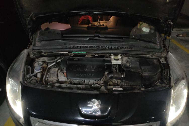 Used Peugeot 3008 2015 2.0L Automatic Classic Edition Engine Bay