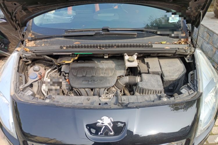 Used Peugeot 3008 2015 2.0L Automatic Classic Edition Engine Bay