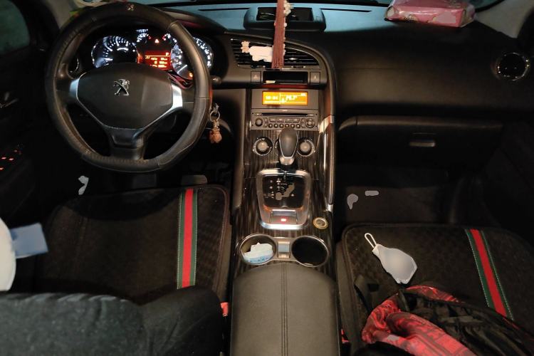 Used Peugeot 3008 2015 2.0L Automatic Classic Edition Interior 2