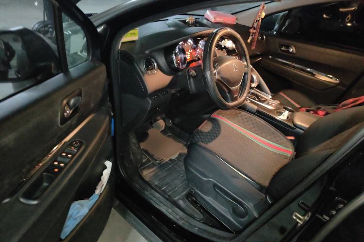 Used Peugeot 3008 2015 2.0L Automatic Classic Edition Interior 3