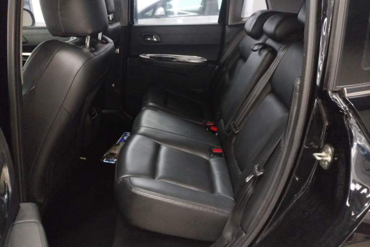 Used Peugeot 3008 2015 2.0L Automatic Classic Edition Interior 4