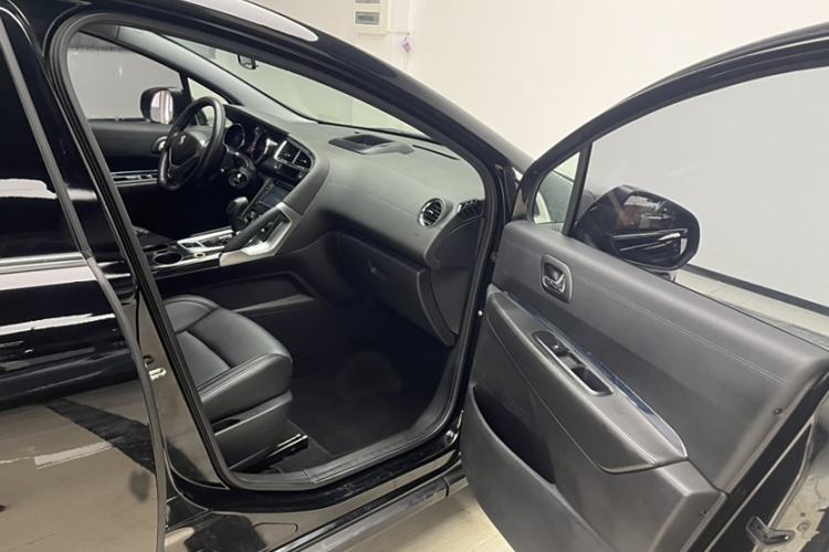 Used Peugeot 3008 2015 2.0L Automatic Classic Edition Interior 5