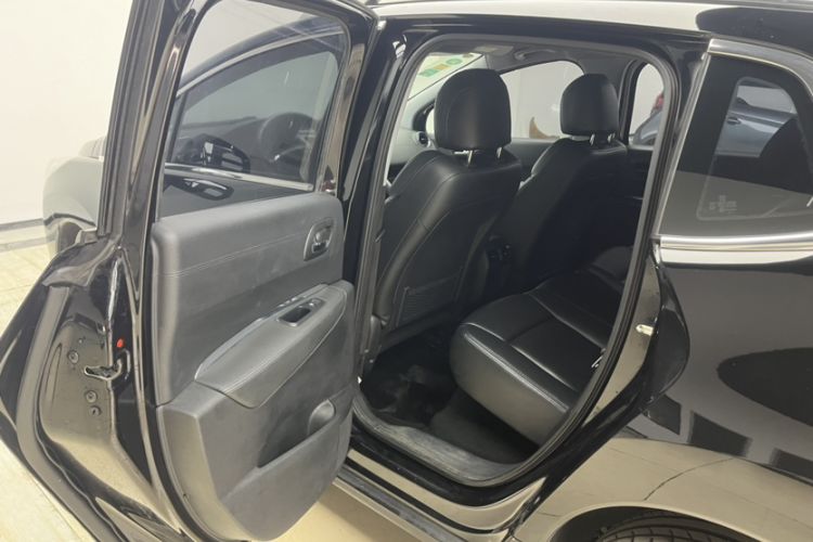 Used Peugeot 3008 2015 2.0L Automatic Classic Edition Interior 7