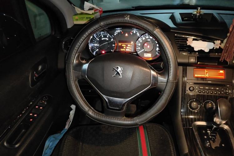 Used Peugeot 3008 2015 2.0L Automatic Classic Edition Right Front Seat