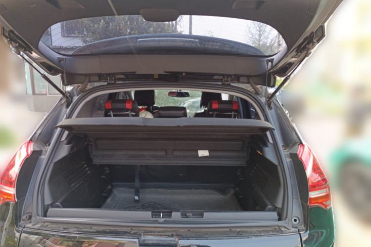 Used Peugeot 3008 2015 2.0L Automatic Classic Edition Trunk