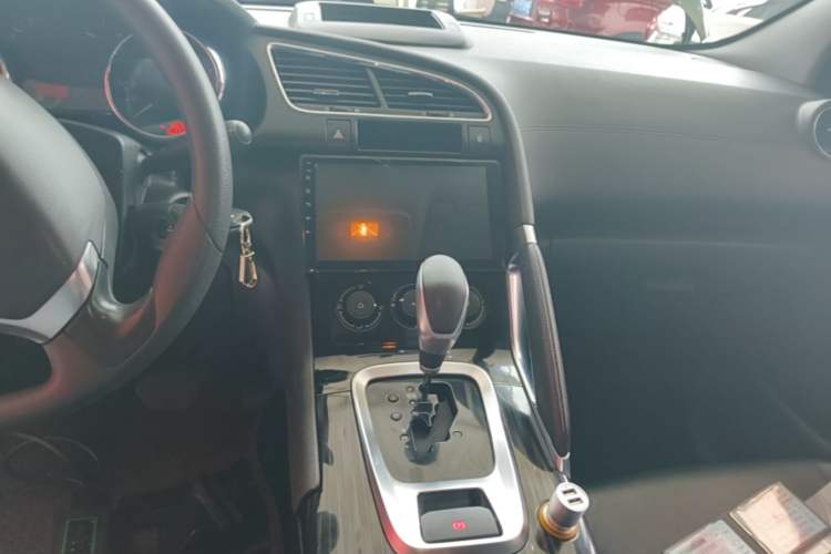 Used Peugeot 3008 2015 2.0L Automatic Classic Edition Audio And AC Panel
