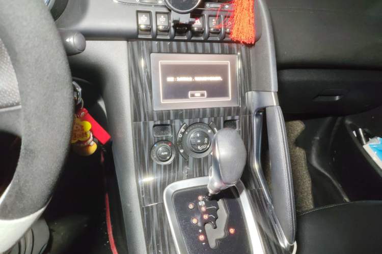Used Peugeot 3008 2015 1.6THP Automatic Prestige Edition Audio And AC Panel