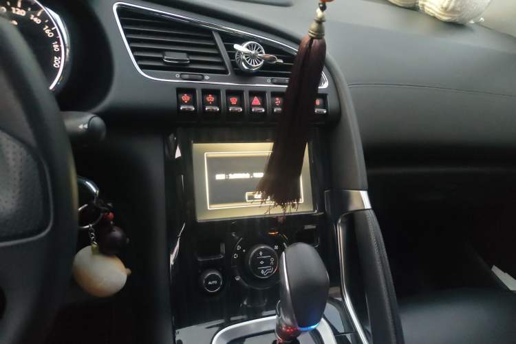 Used Peugeot 3008 2015 1.6THP Automatic Prestige Edition Audio And AC Panel
