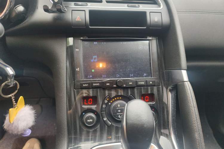 Used Peugeot 3008 2015 2.0L Automatic Trend Edition Audio And AC Panel