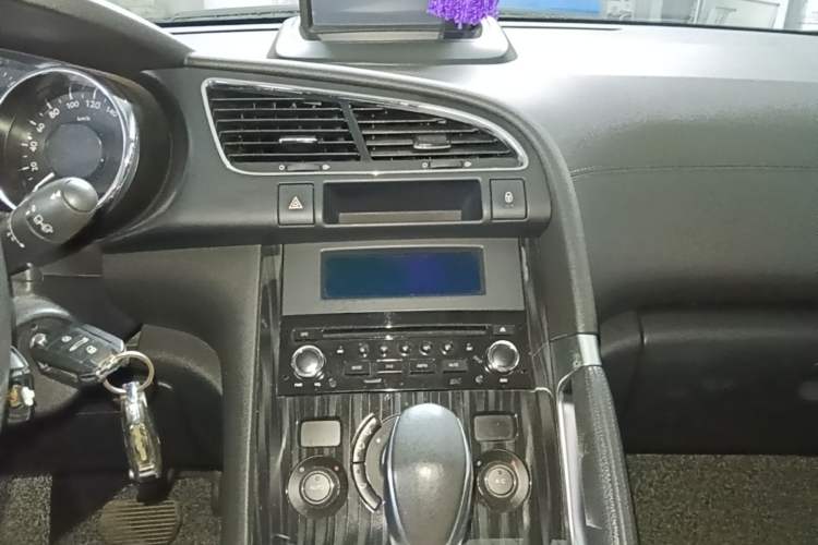 Used Peugeot 3008 2015 1.6THP Automatic Trend Edition Audio And AC Panel