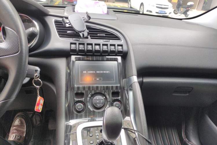 Used Peugeot 3008 2015 1.6THP Automatic Prestige Edition Audio And AC Panel