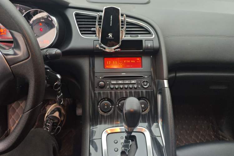 Used Peugeot 3008 2015 2.0L Automatic Classic Edition Audio And AC Panel