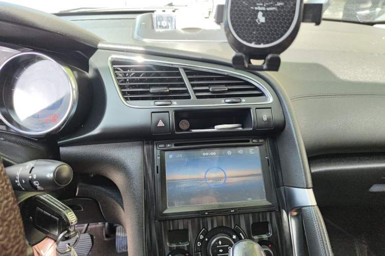 Used Peugeot 3008 2015 1.6THP Automatic Trend Edition Audio And AC Panel