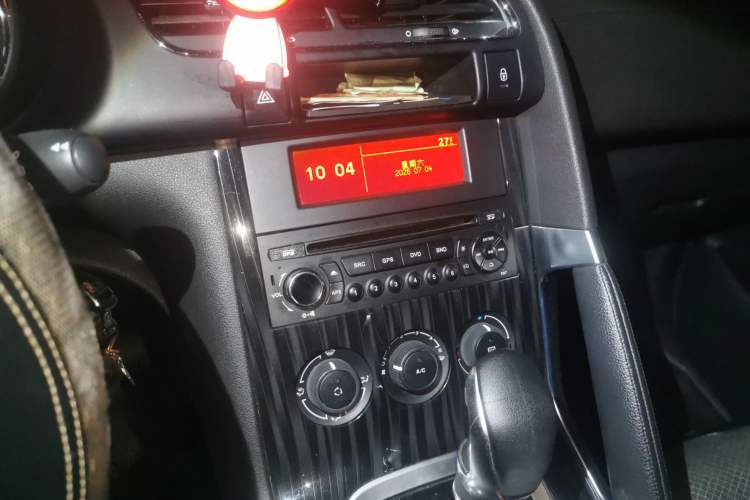 Used Peugeot 3008 2015 1.6THP Automatic Classic Edition Audio And AC Panel
