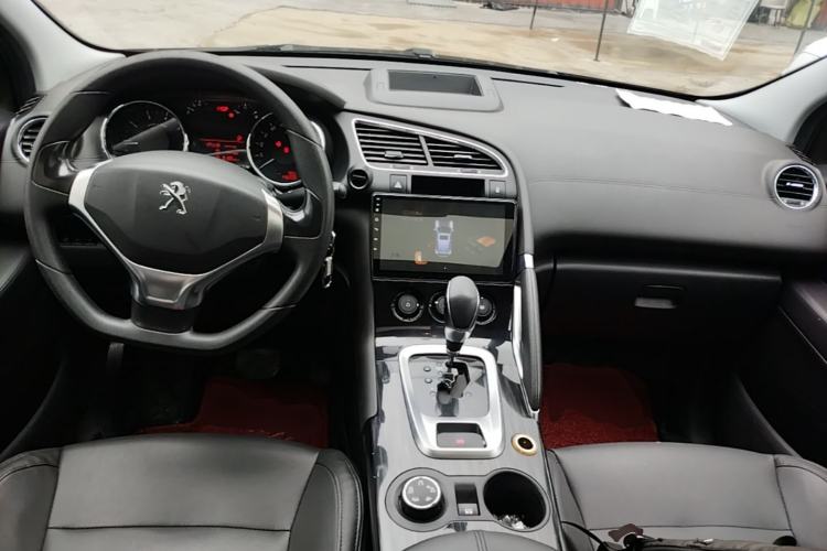 Used Peugeot 3008 2015 1.6THP Automatic Classic Edition Center Console