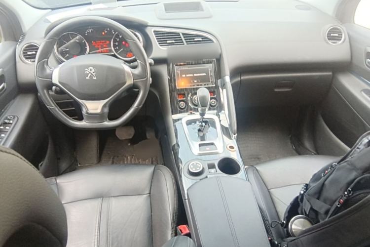 Used Peugeot 3008 2015 1.6THP Automatic Prestige Edition Center Console
