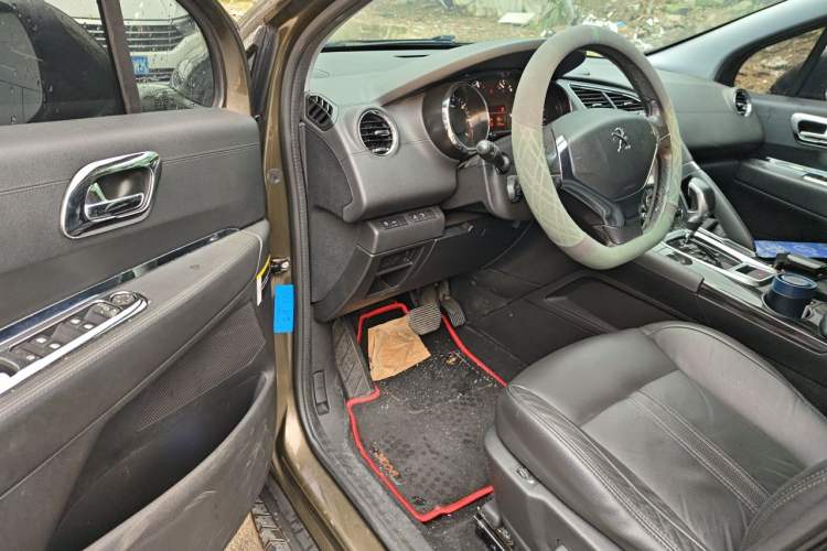 Used Peugeot 3008 2015 2.0L Automatic Trend Edition Driver Seat