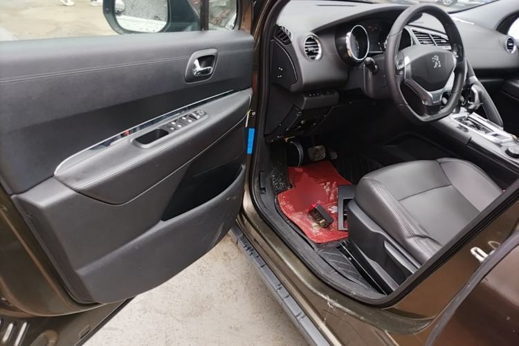 Used Peugeot 3008 2015 1.6THP Automatic Classic Edition Driver Seat
