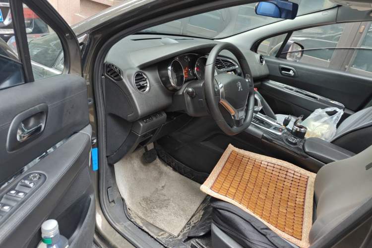 Used Peugeot 3008 2015 1.6THP Automatic Classic Edition Driver Seat