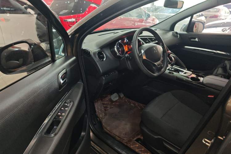 Used Peugeot 3008 2015 2.0L Automatic Classic Edition Driver Seat