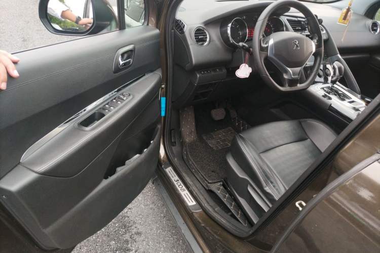 Used Peugeot 3008 2015 1.6THP Automatic Classic Edition Driver Seat