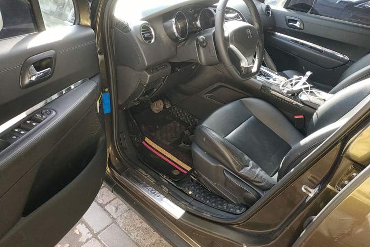 Used Peugeot 3008 2015 2.0L Automatic Classic Edition Driver Seat