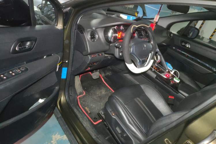 Used Peugeot 3008 2015 1.6THP Automatic Prestige Edition Driver Seat