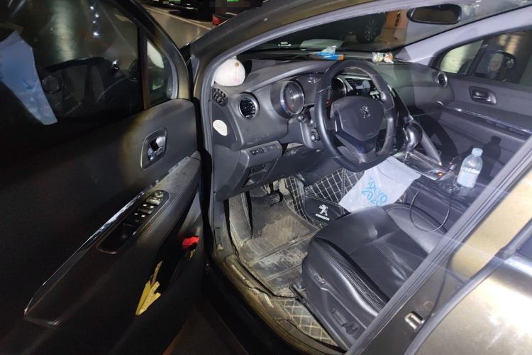 Used Peugeot 3008 2015 1.6THP Automatic Prestige Edition Driver Seat