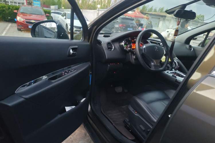 Used Peugeot 3008 2015 1.6THP Automatic Prestige Edition Driver Seat