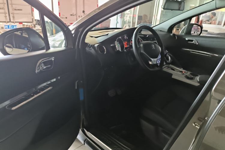 Used Peugeot 3008 2015 1.6THP Automatic Classic Edition Driver Seat