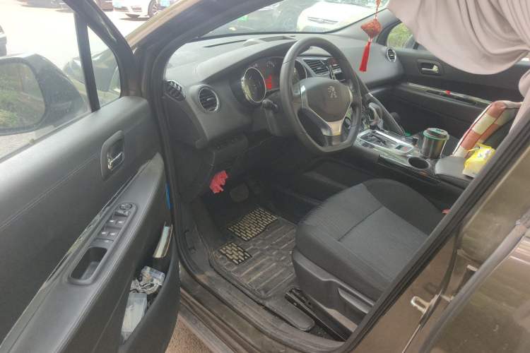 Used Peugeot 3008 2015 2.0L Automatic Classic Edition Driver Seat