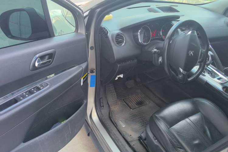Used Peugeot 3008 2015 2.0L Automatic Trend Edition Driver Seat