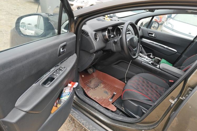 Used Peugeot 3008 2015 2.0L Automatic Classic Edition Driver Seat